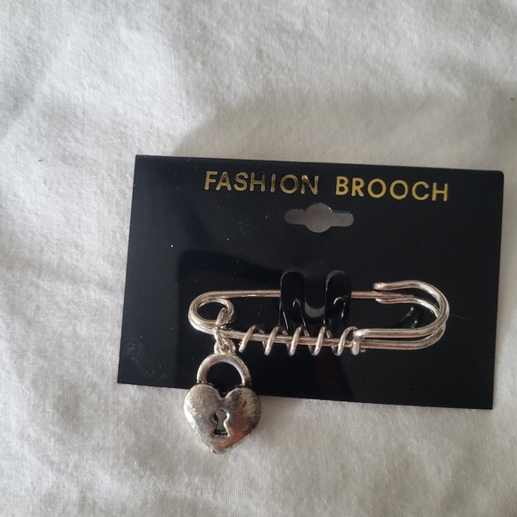 Silver Heart Locket Fashion Brooch Pin Large Safety Pin NWT - Picture 3 of 6